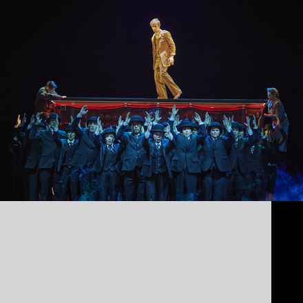 Szenenbild aus "Turing (UA)" ((Musik Anno Schreier, Libretto Georg Holzer), Staatstheater Nürnberg, 2022; Foto: Ludwig Olah, ludwigolah.de